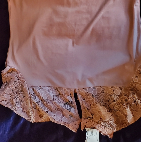 FAITH & JOY blouse - Picture 2 of 3